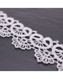 35mm Ivory Guipure Scalloped Lace (4.5m pack) 